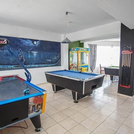 Summer Dream Aparthotel 3*