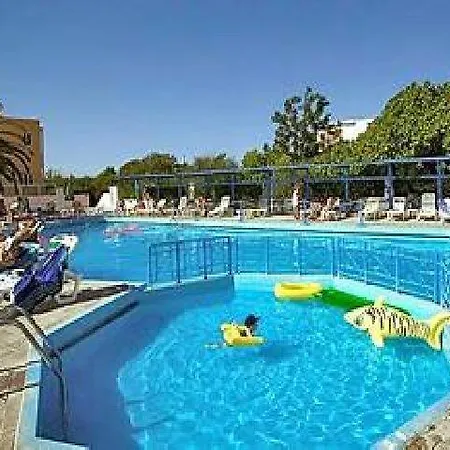 Summer Dream Aparthotel 3*