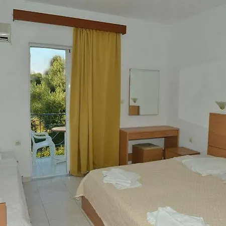 Summer Dream Aparthotel 3*